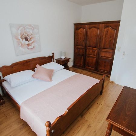 Apartment Deni Solin Eksteriør billede