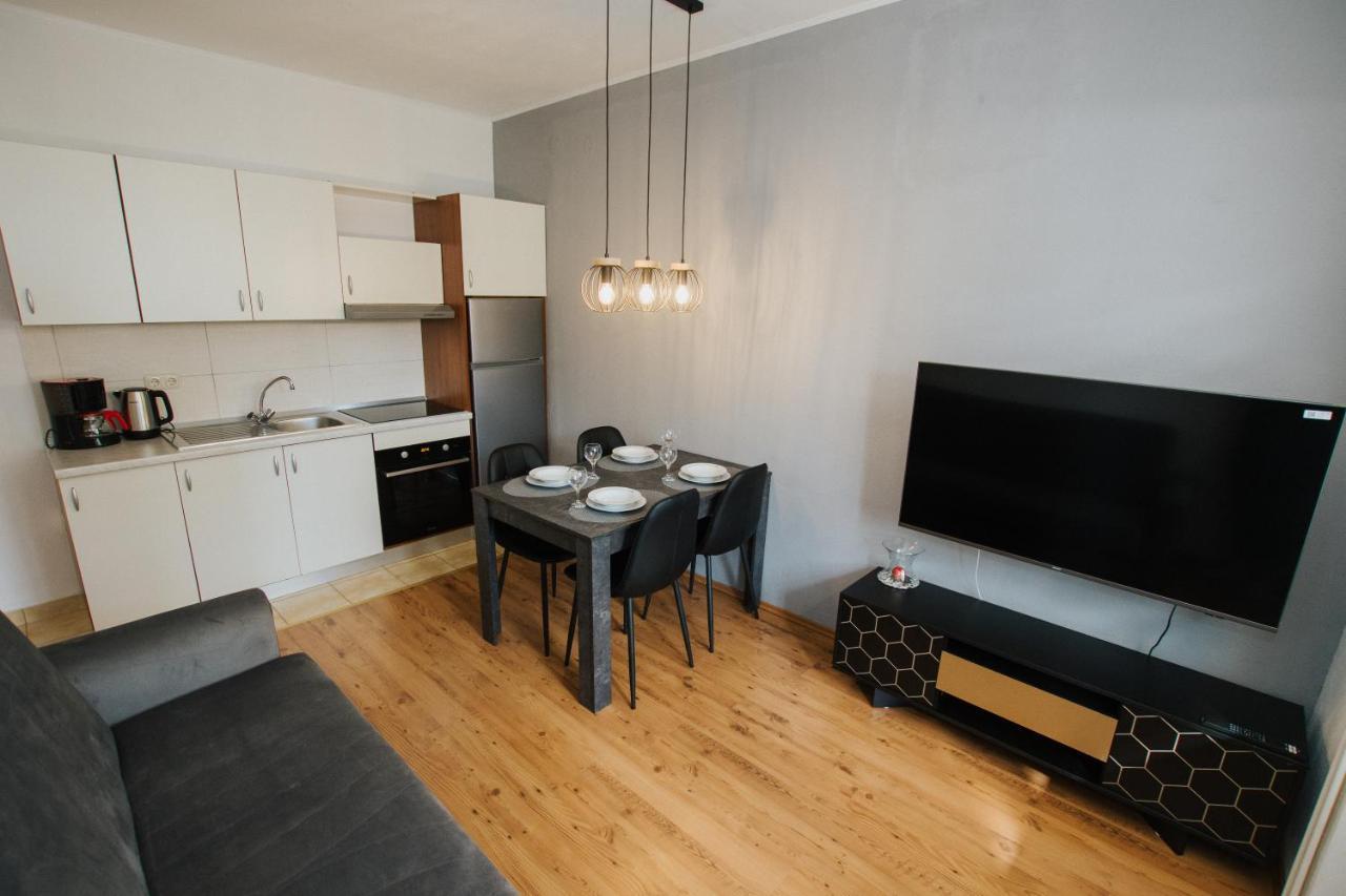 Apartment Deni Solin Eksteriør billede