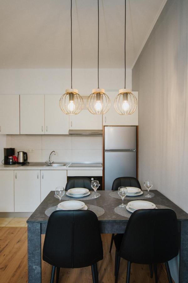 Apartment Deni Solin Eksteriør billede