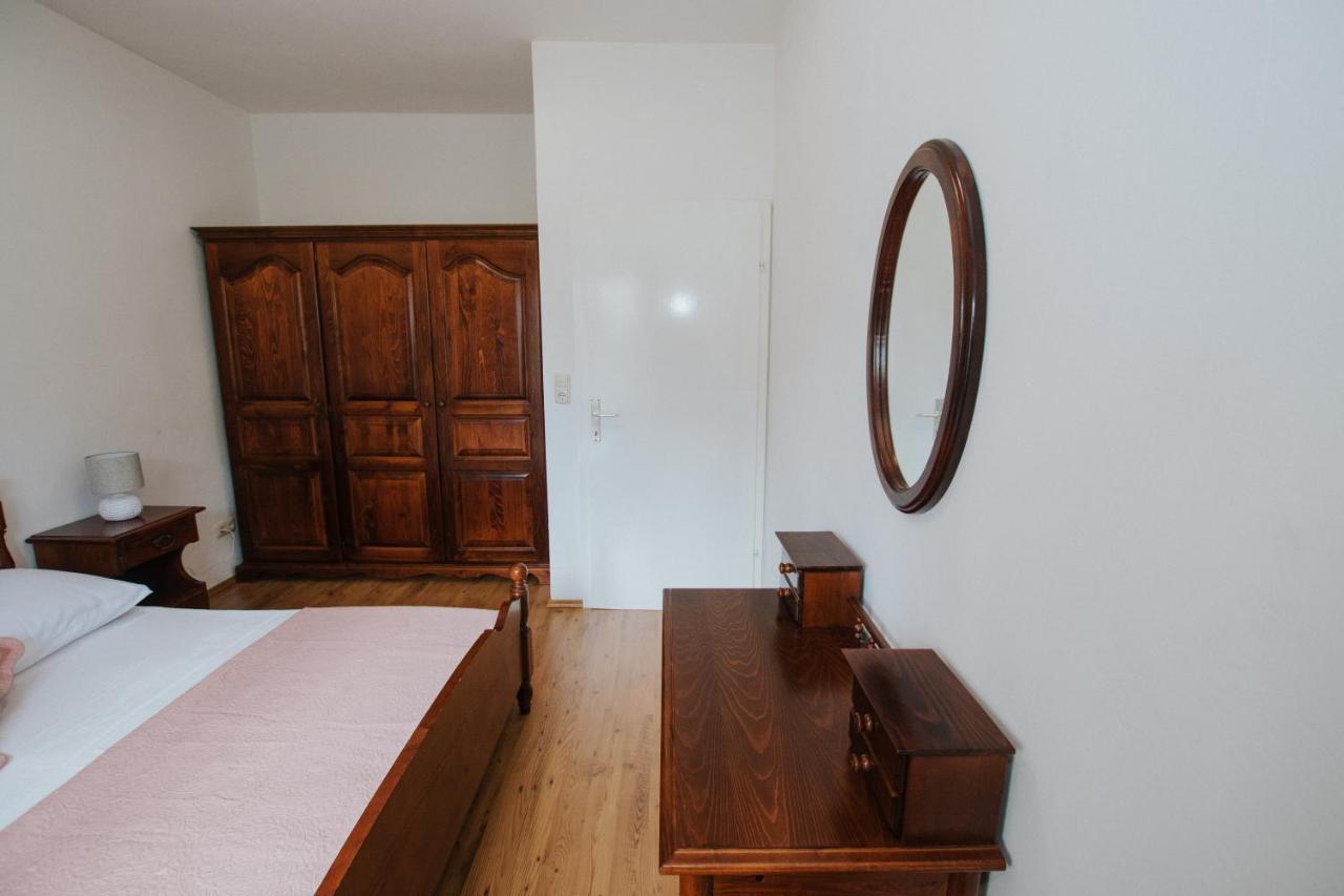 Apartment Deni Solin Eksteriør billede