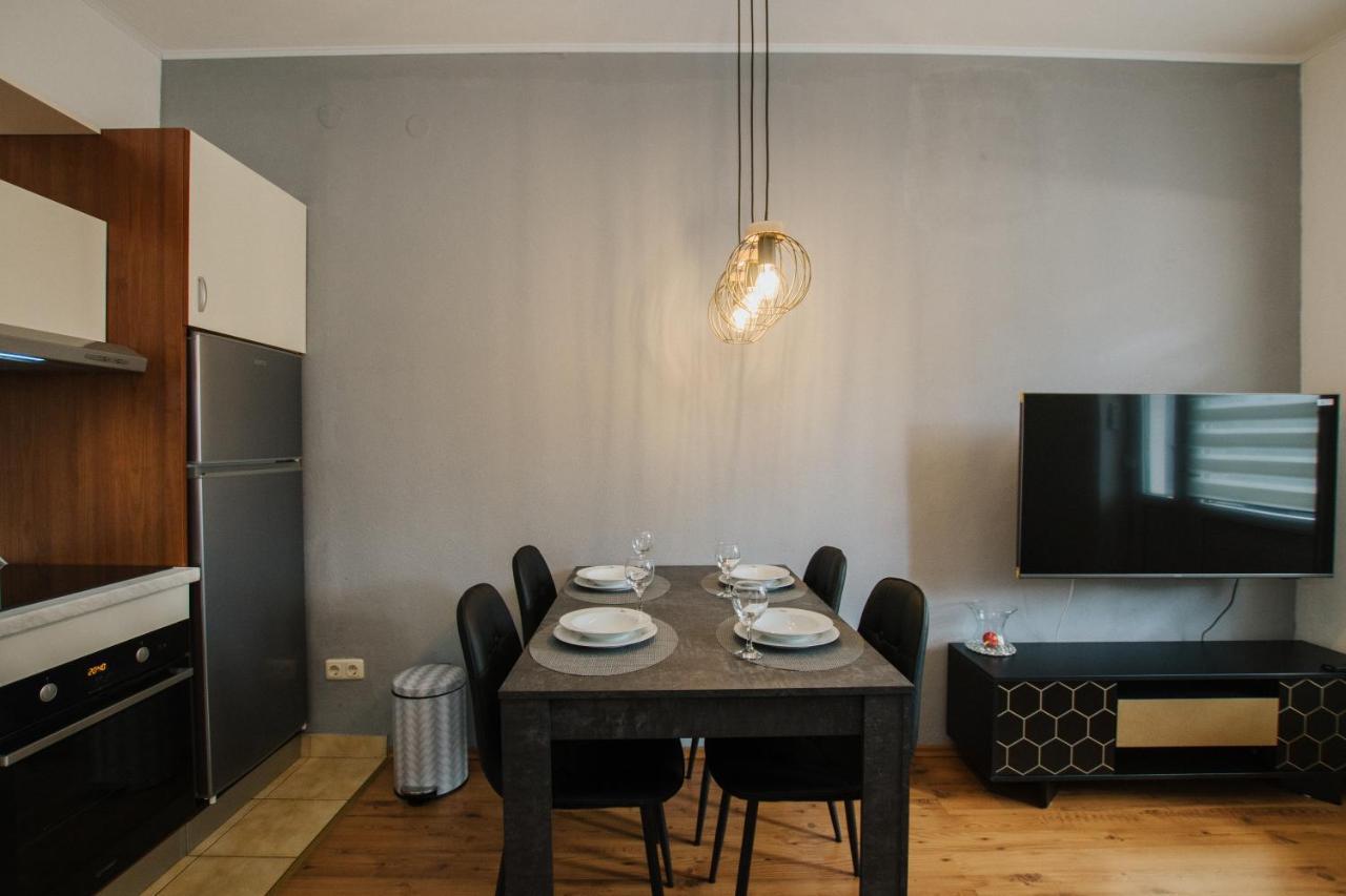 Apartment Deni Solin Eksteriør billede